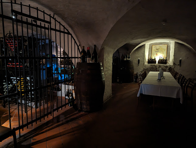 Gamle Raadhus Restaurant - Gastronomi og hotellvirksomhet