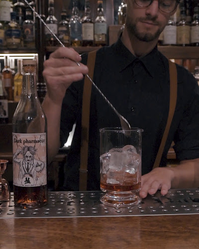 Dr. Jekyll’s Pub - Gastronomi og hotellvirksomhet