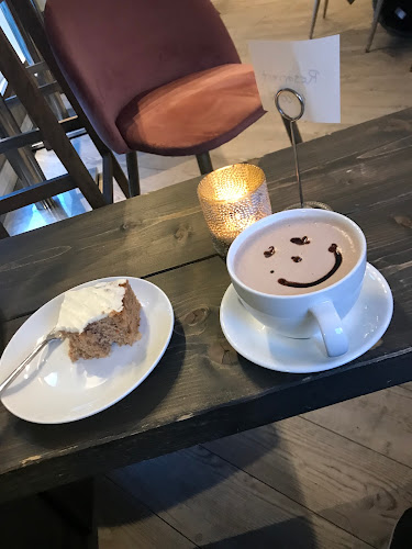 Mølla Kaffebar - Gastronomi og hotellvirksomhet