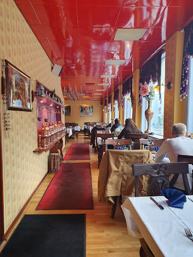 Great Gandhi - Gastronomi og hotellvirksomhet