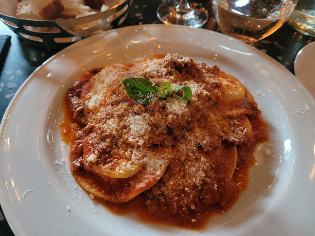 Il Teatro - Gastronomi og hotellvirksomhet