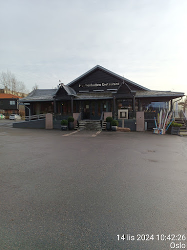 Comentarii opinii despre Holmenkollen Restaurant
