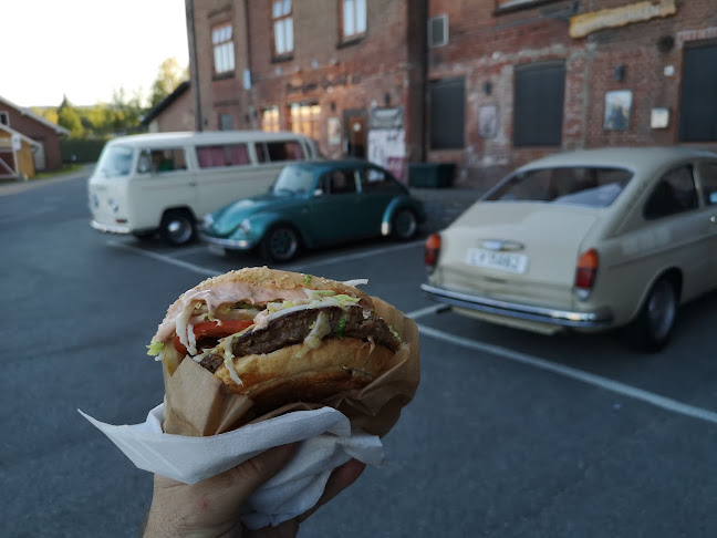 Comentarii opinii despre Zita Matbar