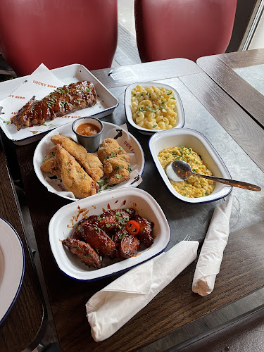 Lucky Bird - Gastronomi og hotellvirksomhet