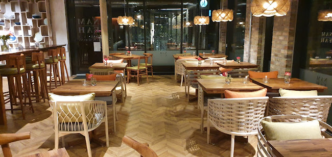 Nam Fah Thai - Gastronomi og hotellvirksomhet