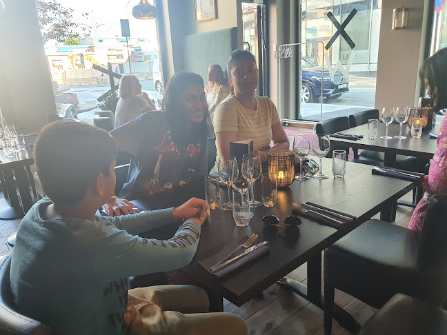 Feniqia (Lillestrøm) - Gastronomi og hotellvirksomhet