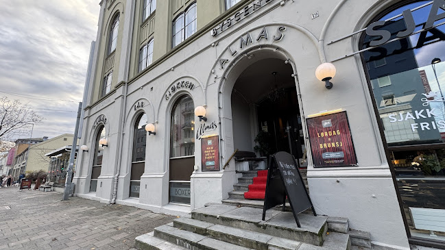 Alma's Bar og Kjøkken - Gastronomi og hotellvirksomhet