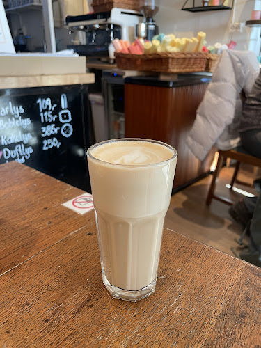 Henningsvær Lysstøperi og Cafe