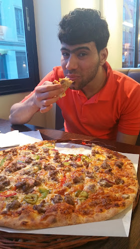 Opinii despre Marmaris Pizza & Grill în Oslo - Gastronomi og hotellvirksomhet