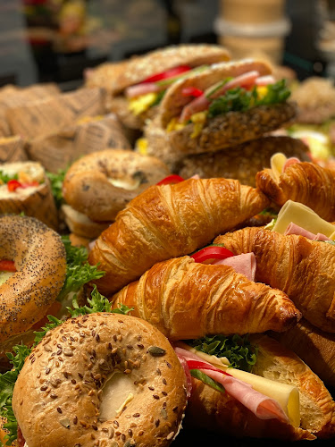 Opinii despre Edgars Bakeri & Konditori Lyngdal în Lyngdal - Gastronomi og hotellvirksomhet