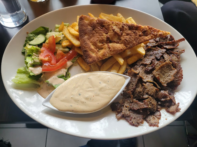 AVA RESTAURANT - Gastronomi og hotellvirksomhet