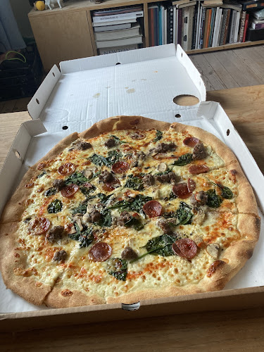 Pizzeria La Pietra - Gastronomi og hotellvirksomhet