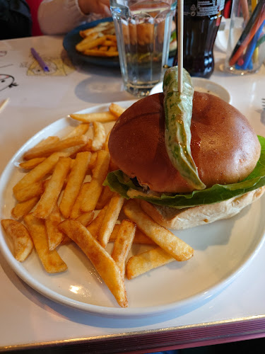 Roll & Rock Arna - Gastronomi og hotellvirksomhet