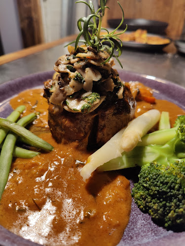 Arte Pazza Filetto Ristorante - Gastronomi og hotellvirksomhet