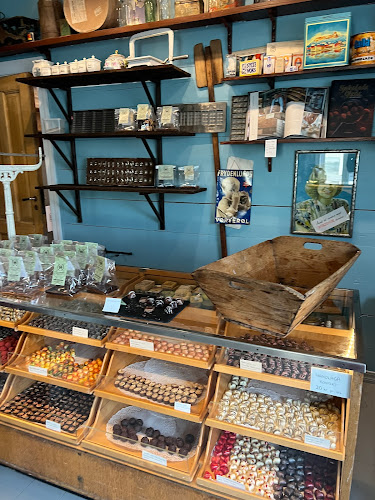 Opinii despre E.H. Vaage Landhandel, bageri & dampskibsexpedition în Uggdal - Gastronomi og hotellvirksomhet