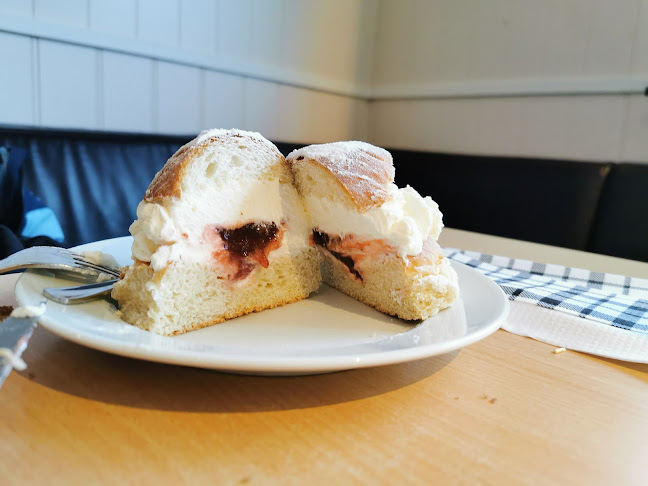 Opinii despre Bakerigården A/S în Båtsfjord - Gastronomi og hotellvirksomhet