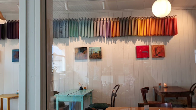 Henningsvær Lysstøperi og Cafe - Gastronomi og hotellvirksomhet