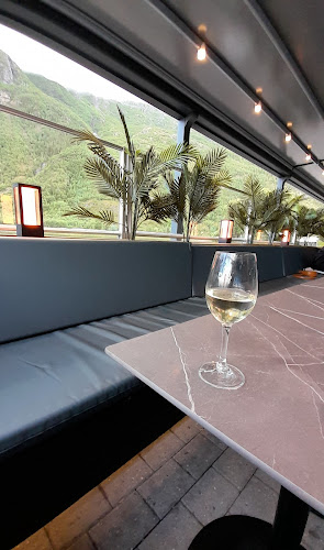 Hjørnet Bar og Uteservering