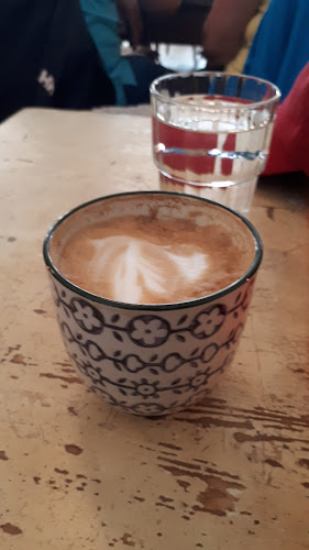 Opinii despre Henningsvær Lysstøperi og Cafe în Henningsvær - Gastronomi og hotellvirksomhet