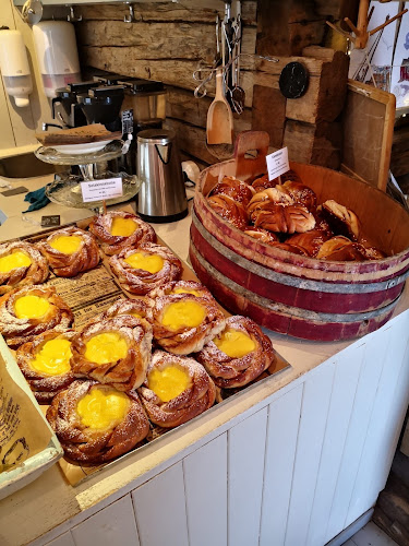 Opinii despre Hansines bakeri în Ramberg - Gastronomi og hotellvirksomhet