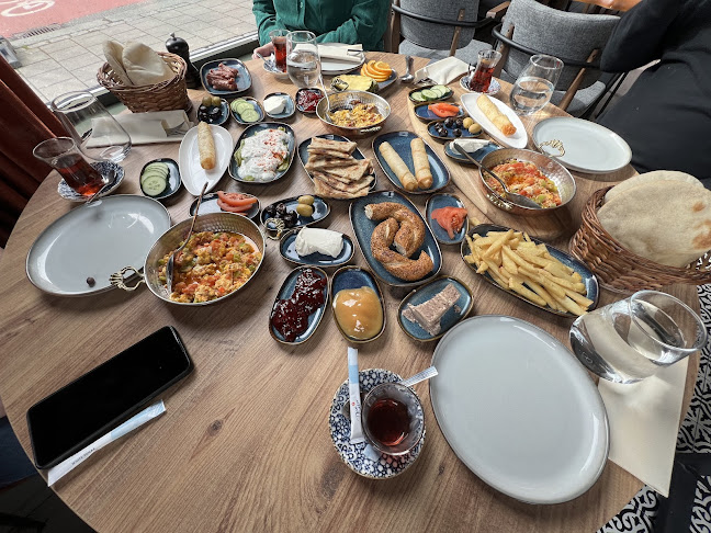 Meze Restaurant - Gastronomi og hotellvirksomhet