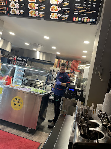 Opinii despre San Remo pizza & grill în Oslo - Gastronomi og hotellvirksomhet