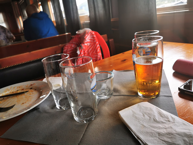 Opinii despre Vikingen Pub & Spiseri în Ørnes - Gastronomi og hotellvirksomhet