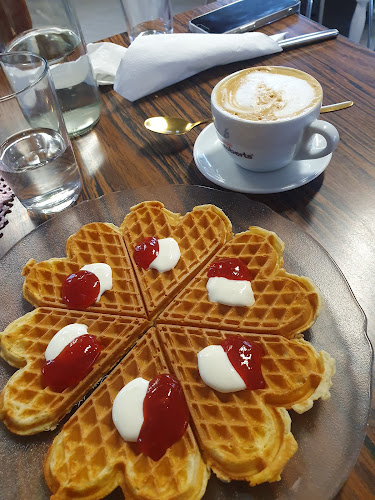 Opinii despre Fruene på torget în Finnsnes - Gastronomi og hotellvirksomhet