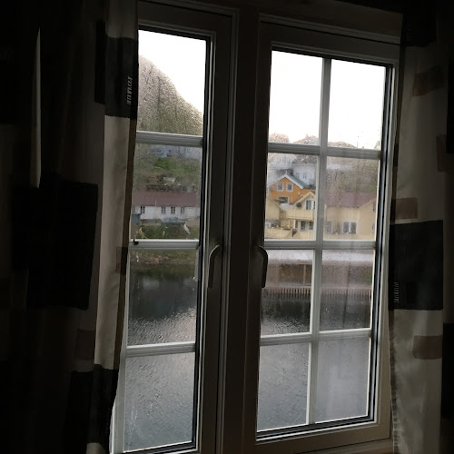 Comentarii opinii despre Holmvik Brygge Nyksund