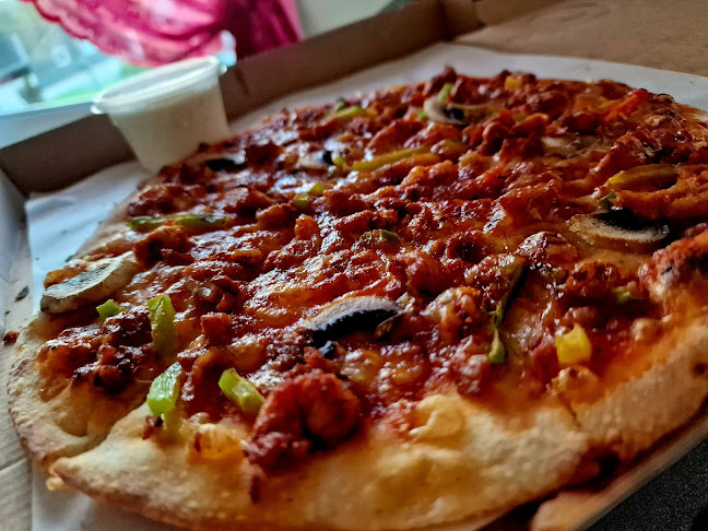 Rhinex Take Away & Dagligvare - Gastronomi og hotellvirksomhet