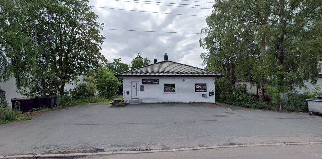 Opinii despre Yummy Sushi & Wok în Oslo - Gastronomi og hotellvirksomhet